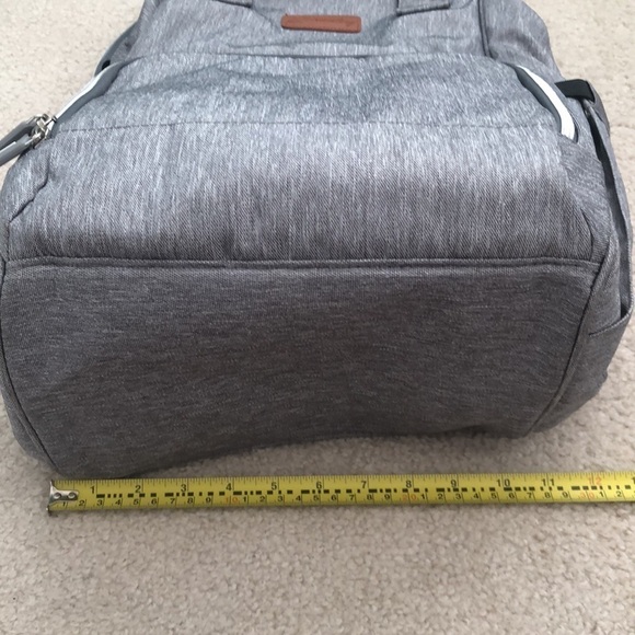 Baby changing gray backpack with multiple pockets - Picture 2 of 13